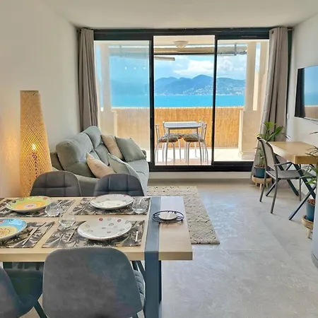 Le Seaview-calme-piscine-parking-front De Cannes