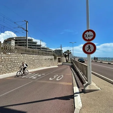 Апартаменты Le Seaview-quiet-swimming Pool-car Park-seafront Канны