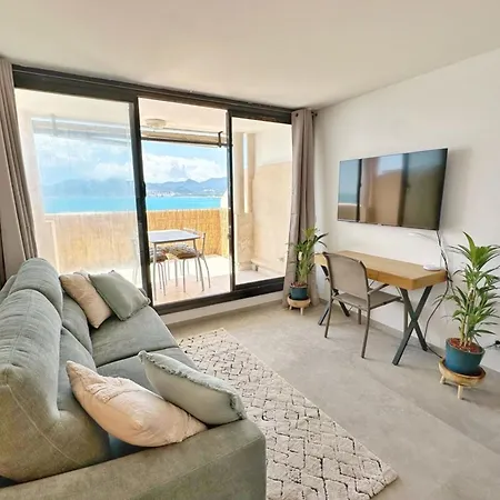 Le Seaview-quiet-swimming Pool-car Park-seafront Appartamento *