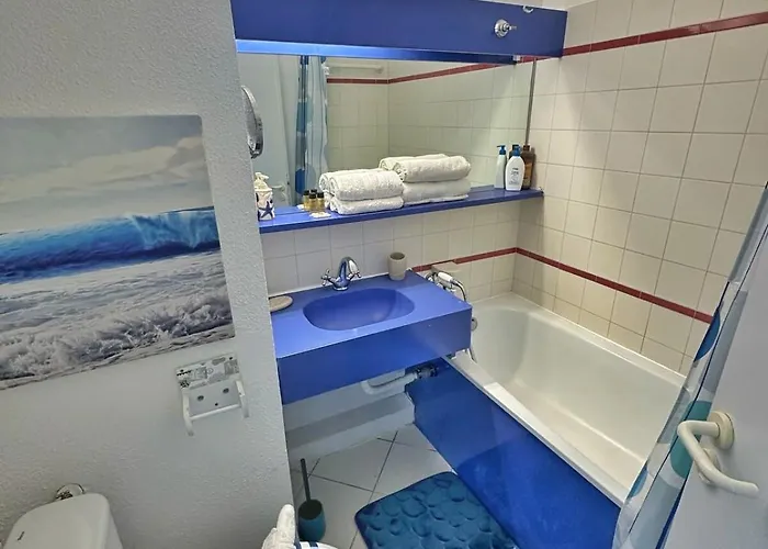 Le Seaview-quiet-swimming Pool-car Park-seafront Cannes