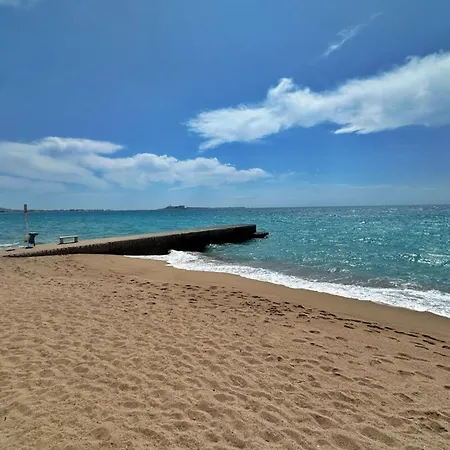 Appartement Le Seaview-calme-piscine-parking-front De *